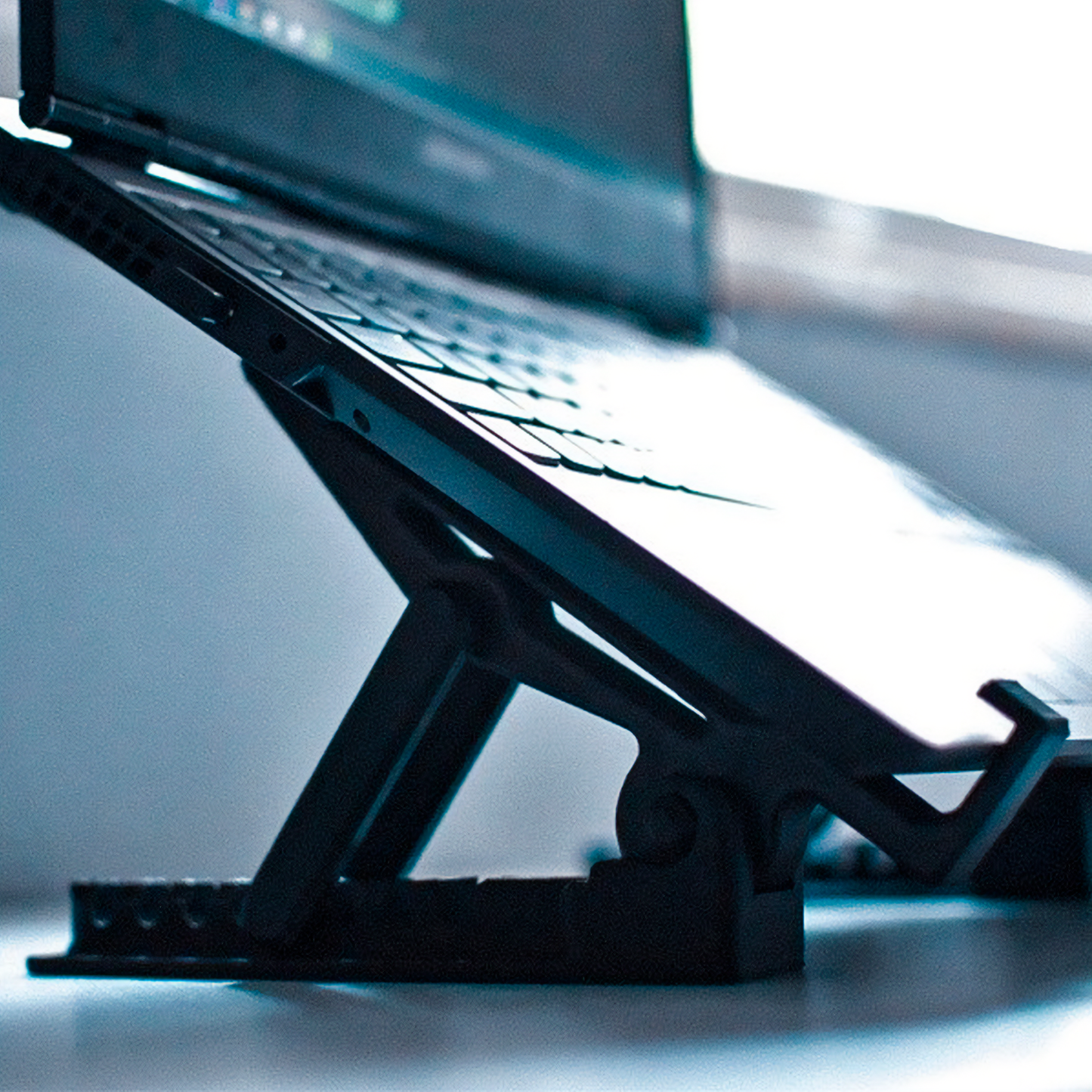 Soporte personalizado para Laptops o Tablets